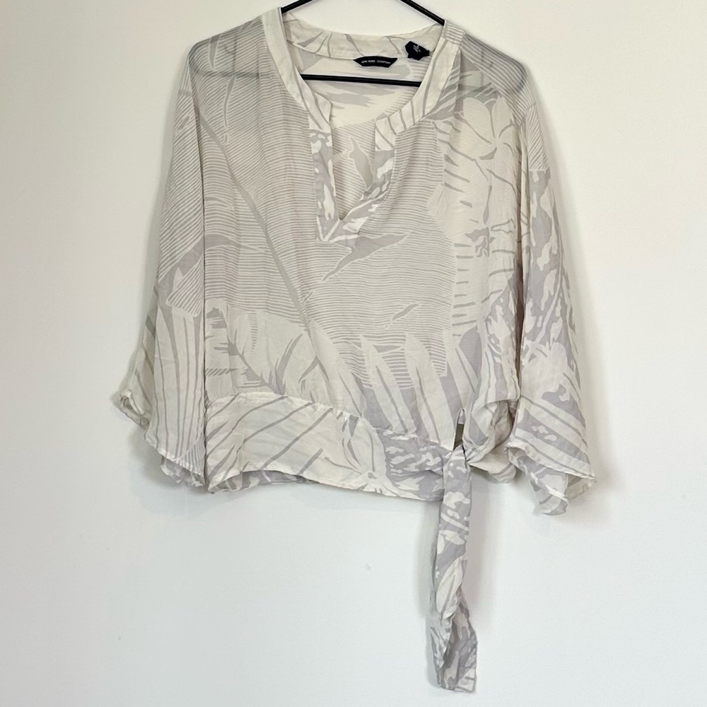 New York & Company White and Gray Palm Tropical Patterned Blouse - Size: Large - Picture 1 of 5